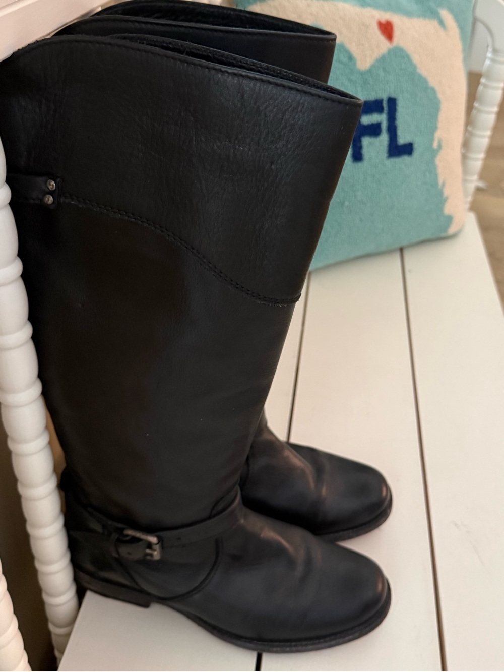 FRYE - Picture 5 of 12